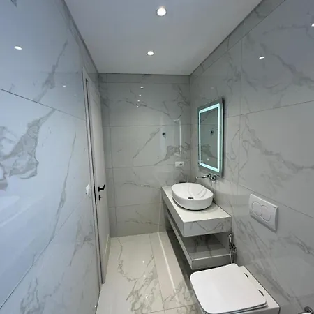 Luxurious Getaway * Gjashtë