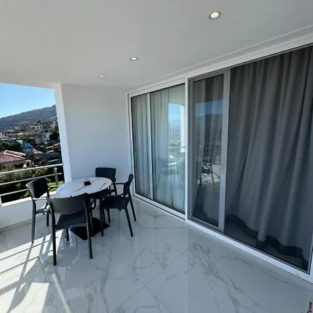 Luxurious Getaway Gjashte