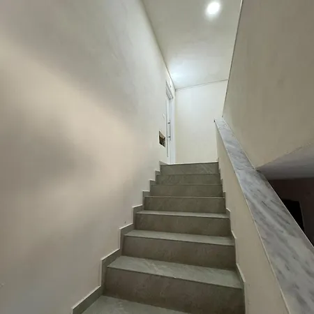 Luxurious Getaway Apartamento Gjashtë